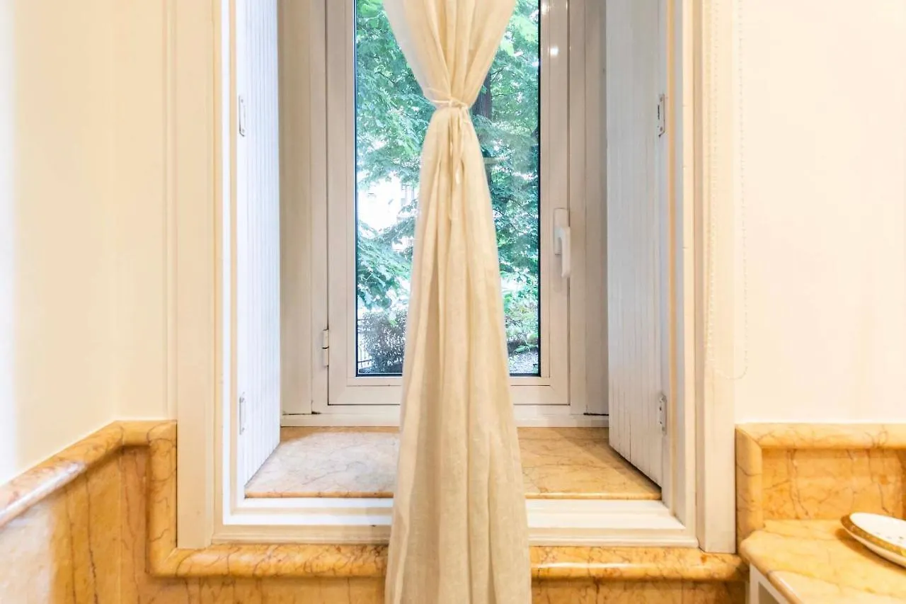Klimt - Jacuzzi 5 Star - Luxury Design Apartment Milan