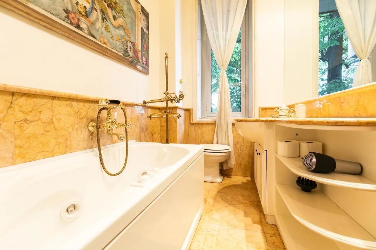 Klimt - Jacuzzi 5 Star - Luxury Design Apartment Milan 0*,