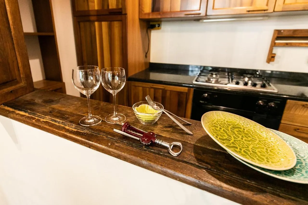 Klimt - Jacuzzi 5 Star - Luxury Design Apartment Milan