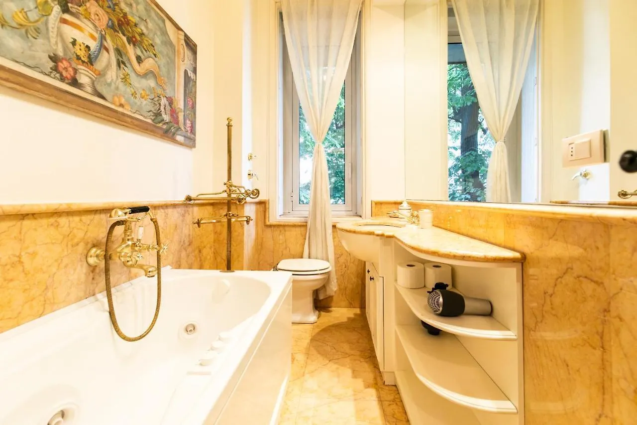 Klimt - Jacuzzi 5 Star - Luxury Design Apartment Milan