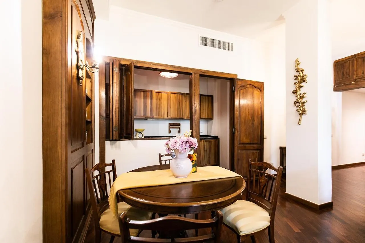 Klimt - Jacuzzi 5 Star - Luxury Design Apartment Milan
