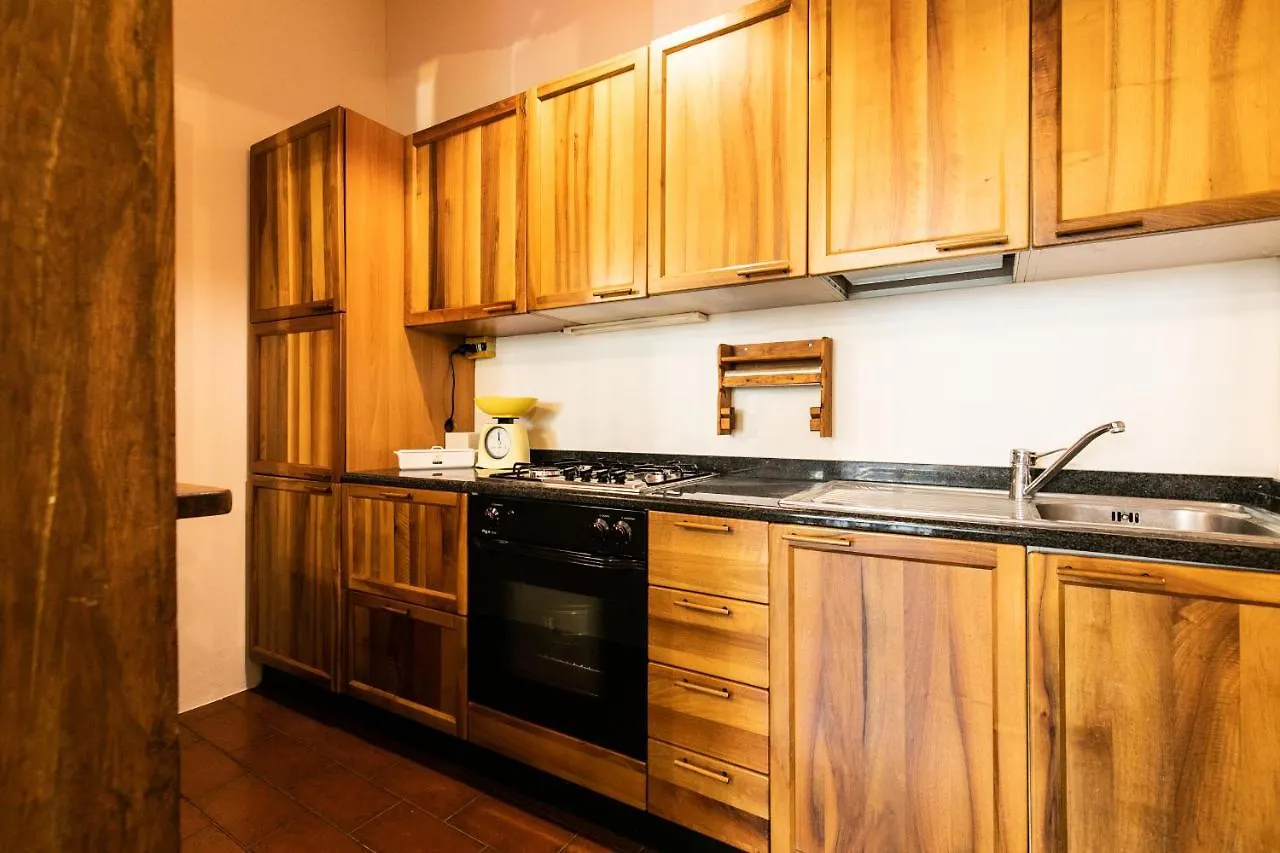 Klimt - Jacuzzi 5 Star - Luxury Design Apartment Milan