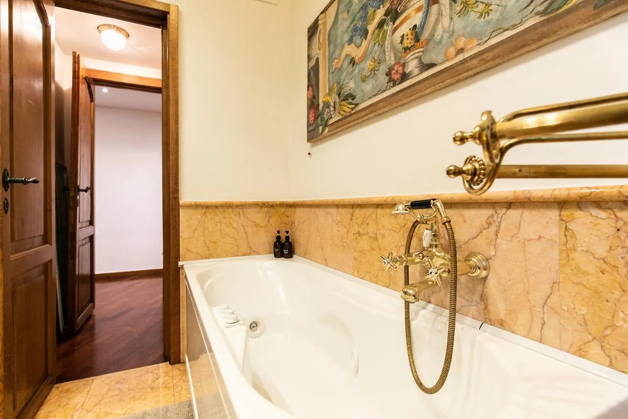 Klimt - Jacuzzi 5 Star - Luxury Design Apartment Milan